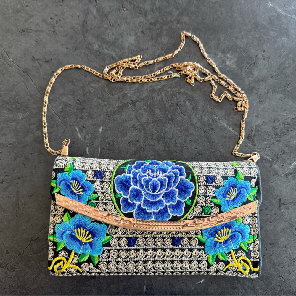 Embroidered Floral Clutch with Chain Strap - Picture 3 of 4